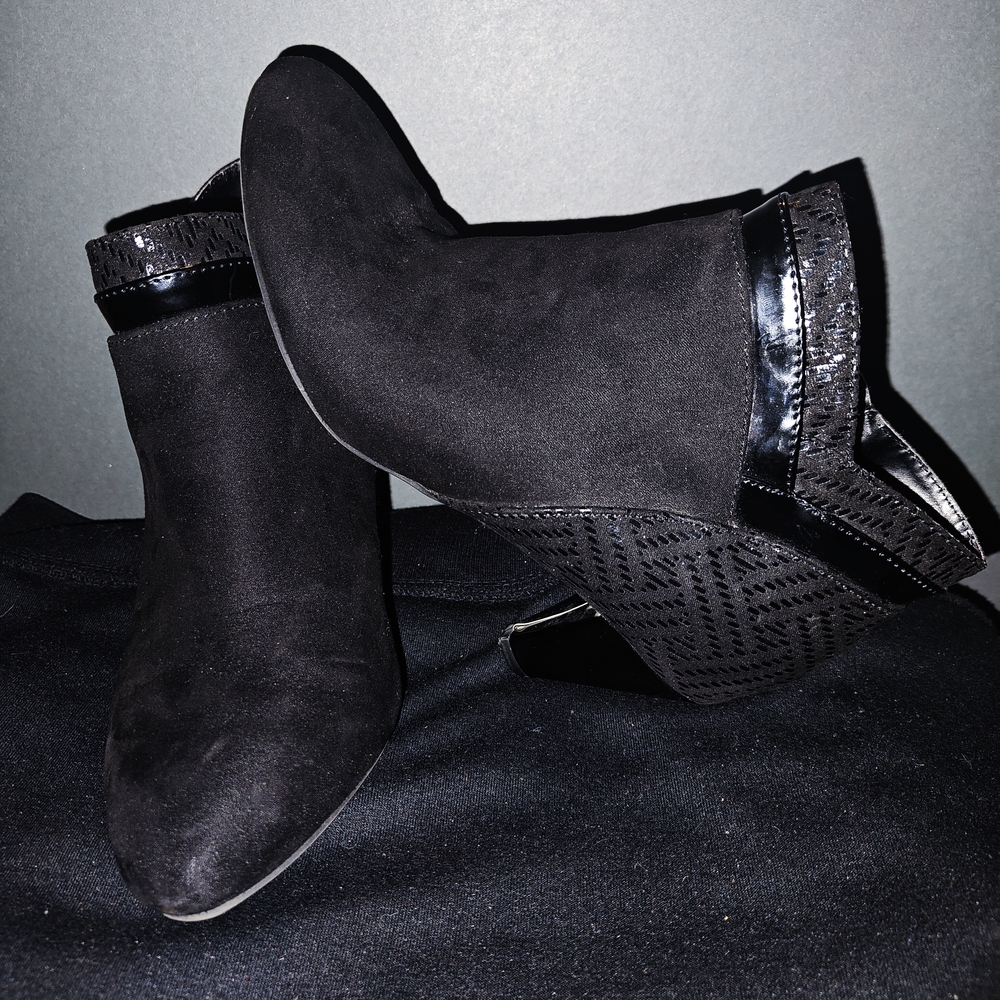 Karen Scott Womens Black Heeled Ankle Boots Sz 6